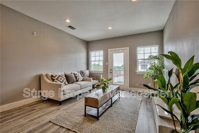 Photo - 13609 Pinnacle Cir W Unit Apt 1101