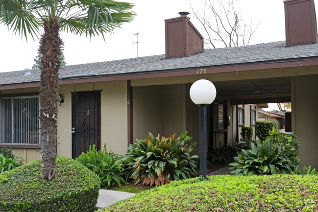 Photo - Del Parque Apartments