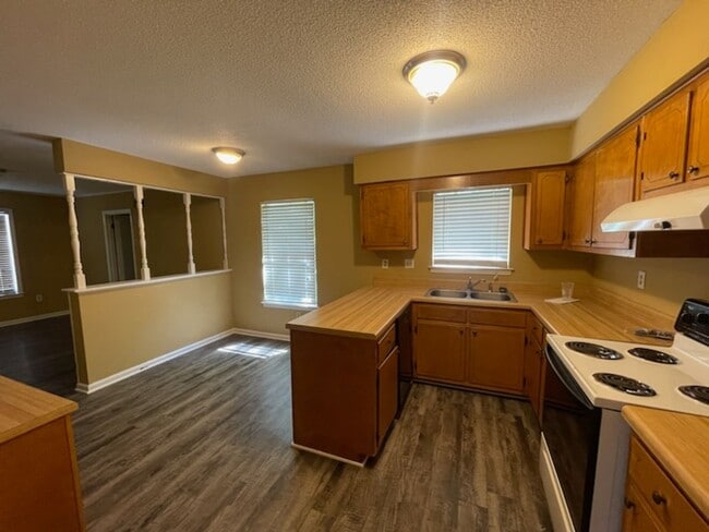 Photo - 1757 Custer Dr