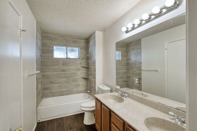 Photo - 1304 Garden Path Dr