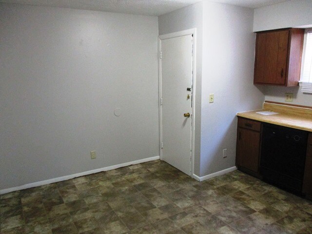 Photo - 1008 Charlotte Dr