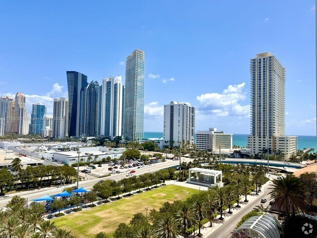 Building Photo - 250 Sunny Isles Blvd Unit 3-1102 Rental