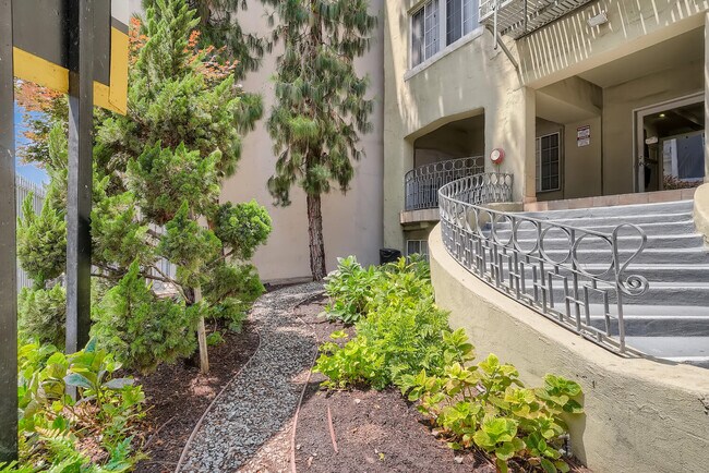 Photo - South Virgil Apartments