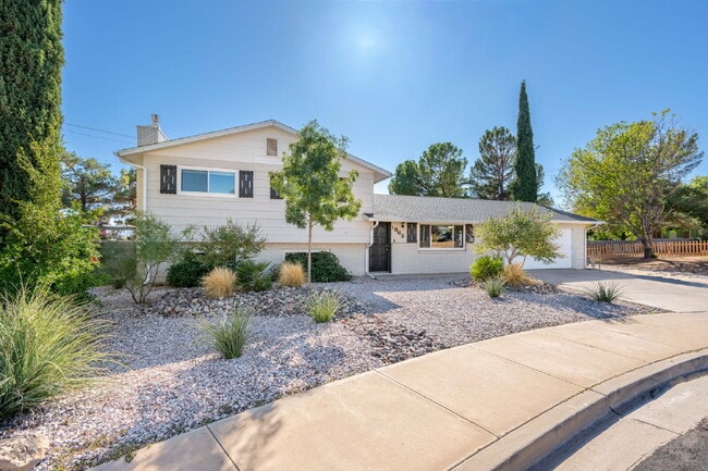 Building Photo - Beautiful 4-Bedroom St George Home - Newly...