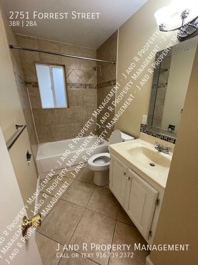 Photo - 2751 Forrest St