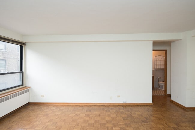 Photo - 4180 N Marine Dr Unit 113