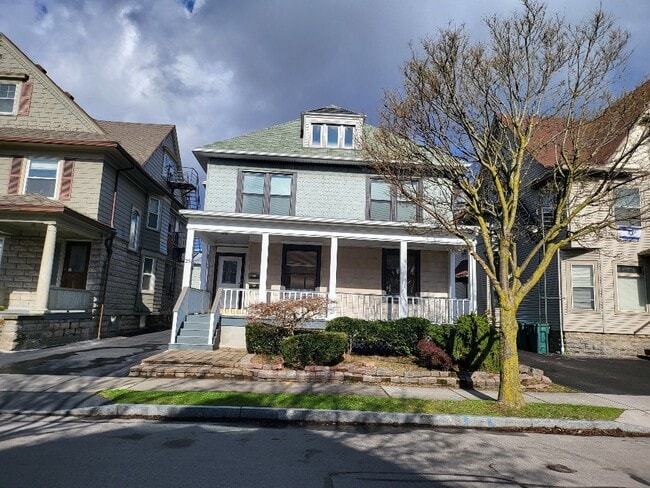 Building Photo - 25 Wilmer St Unit 25 Wilmer St dn Rental