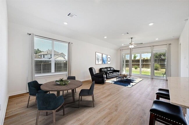 Photo - 2133 Alamar walk