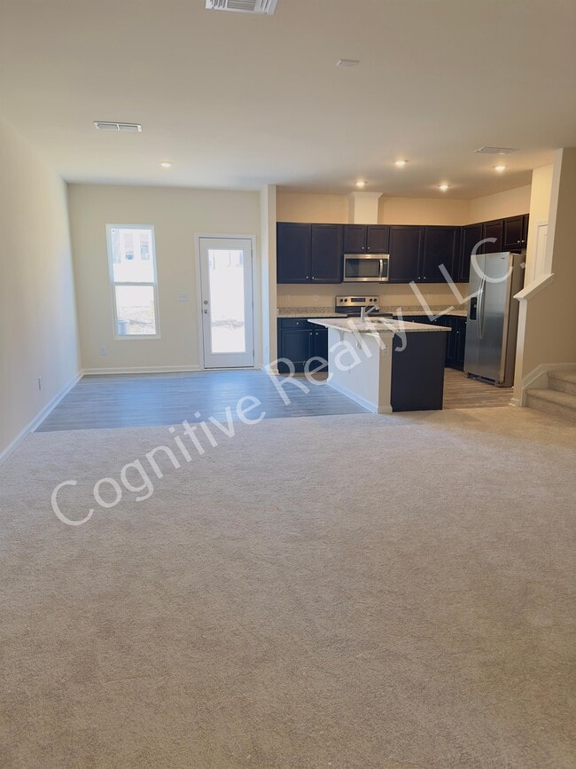 Photo - 819 McKenzie Pk Ter