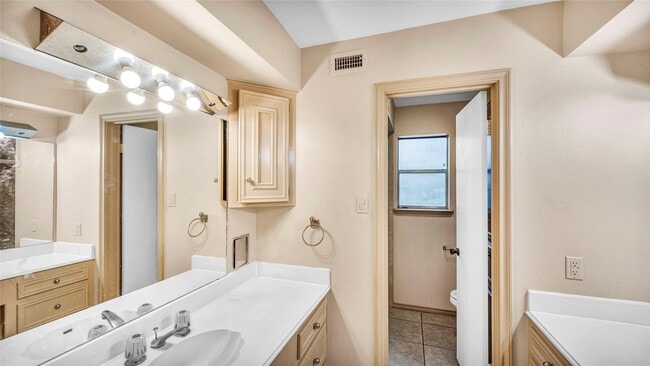 Building Photo - 10919 Paulwood Dr