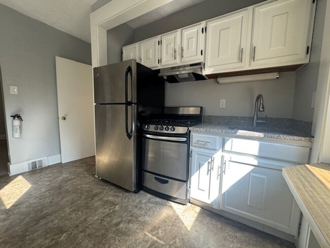 Photo - 941-943 St. James Street Unit 943 St. James St. #3