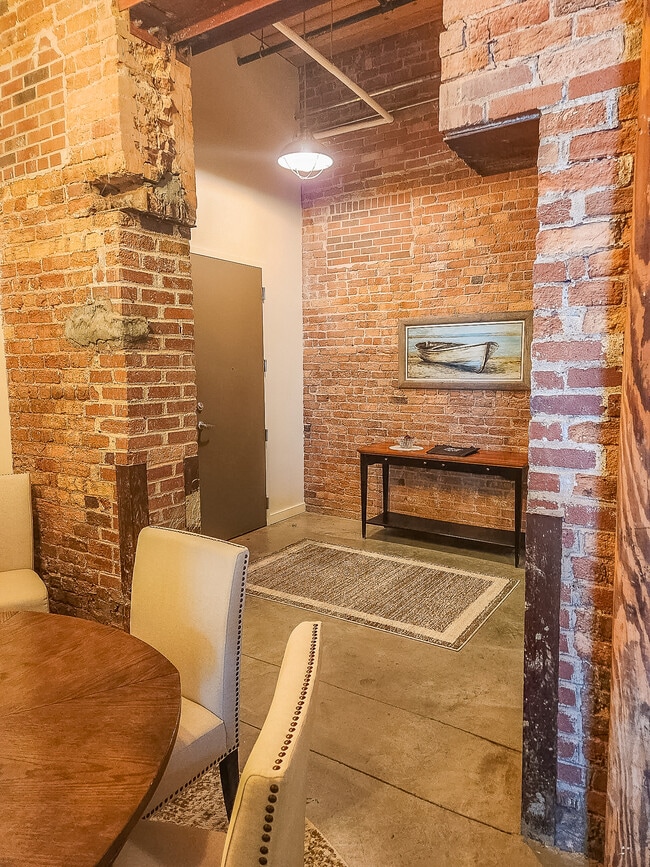 Photo - 328 Mills Ave