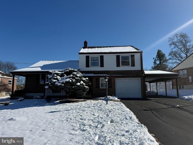 Photo - 240 Sweetbriar Cir