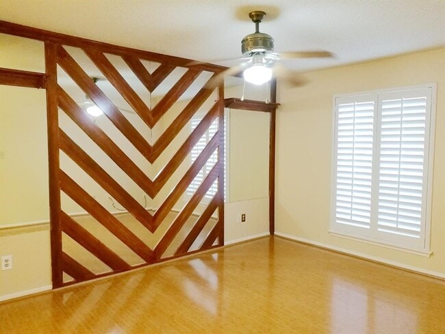 Photo - 2121 Hepburn St Unidad 505