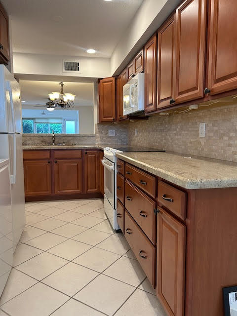 Photo - 13886 Vía Flora