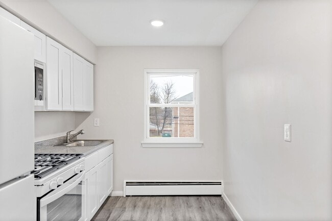 Photo - Brighton Court Apartments