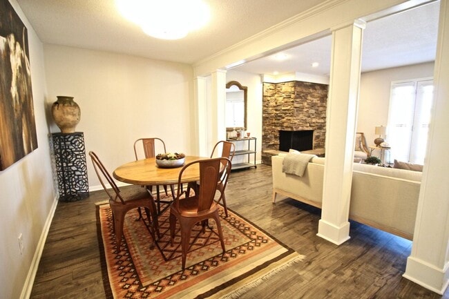 Photo - Jefferson on the Plaza