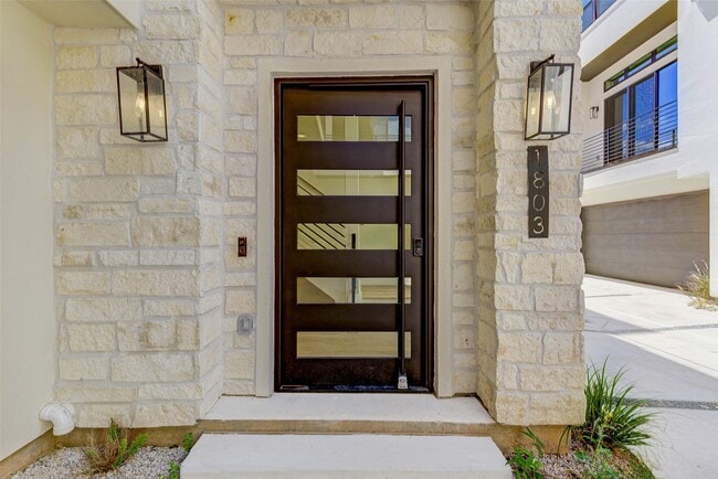 Photo - 1803 Dunlavy St