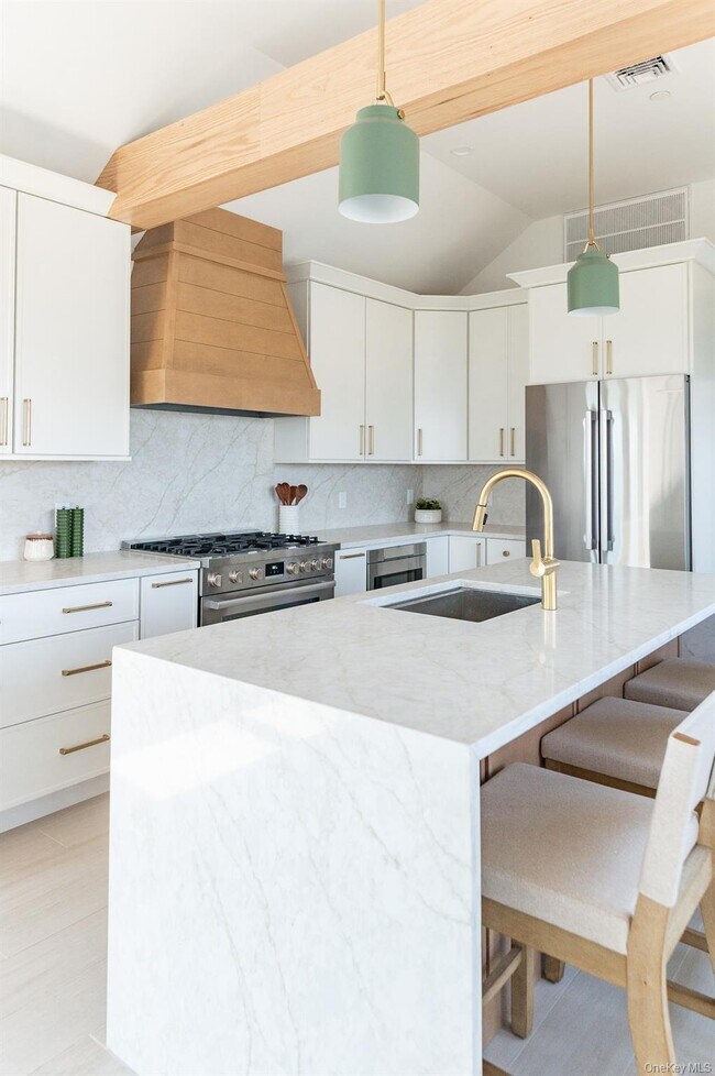 Photo - 319 Wilmot Rd