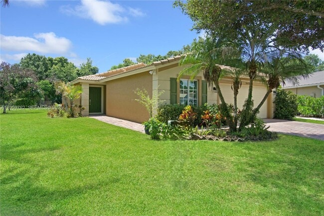 Building Photo - 5603 SE Graham Dr