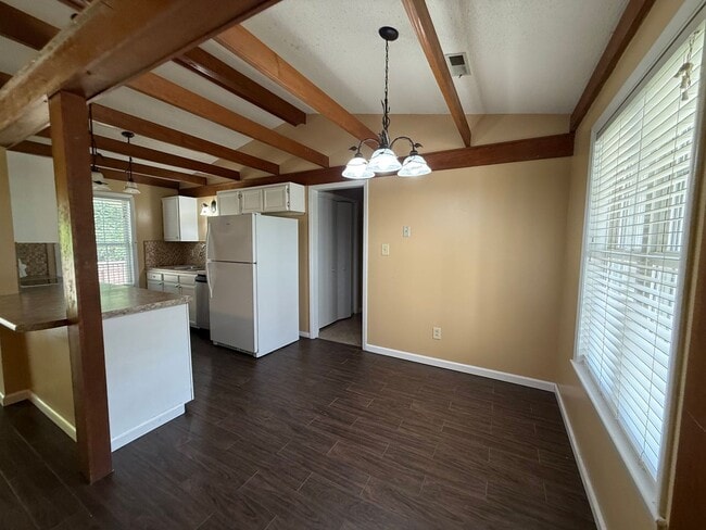 415 Mark Ln