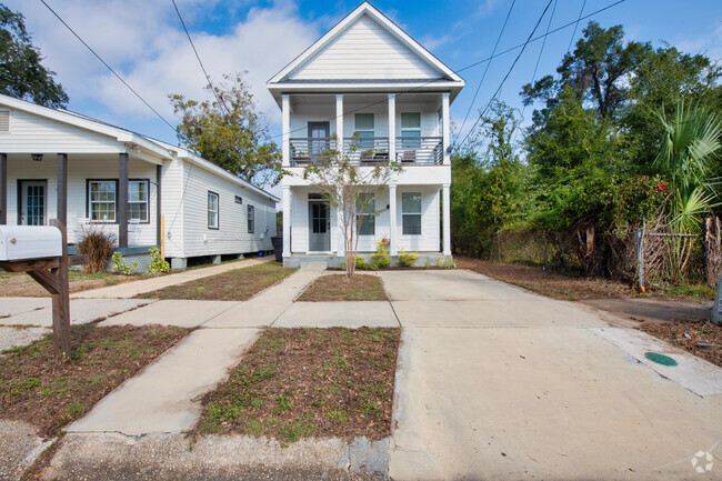 Building Photo - 710 W La Rua St Rental