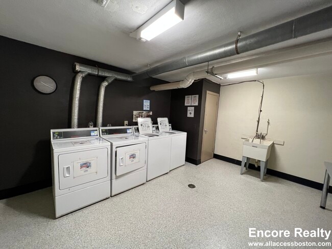 Photo - 210 Babcock St Unit 6