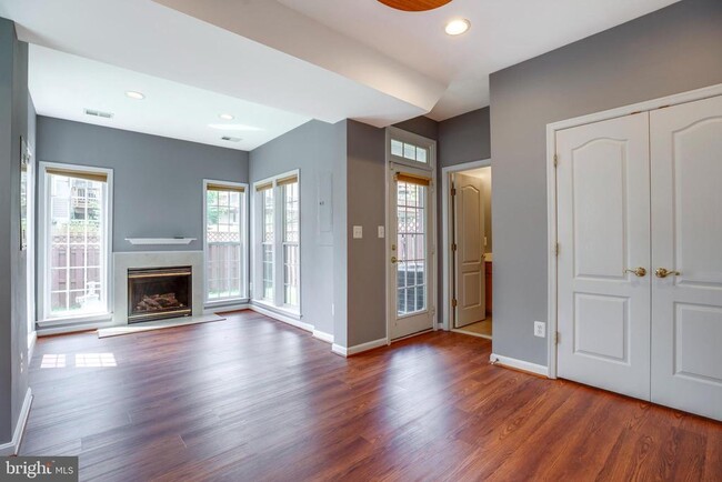 Photo - 21937 Halburton Terrace