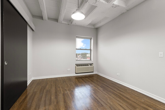 Photo - 5718 N Winthrop Ave Unit 310