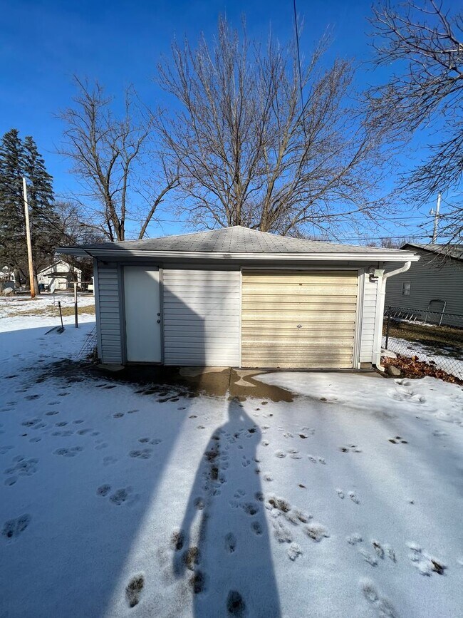 111 French St