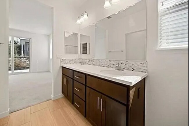 536 Spyglass Cir