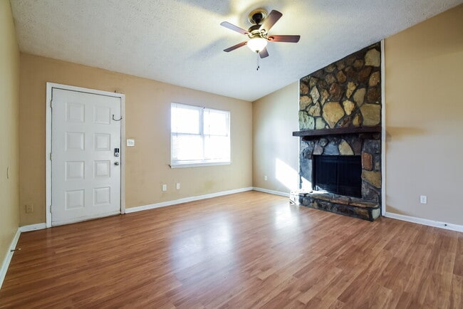 Photo - 113 Adrian Dr