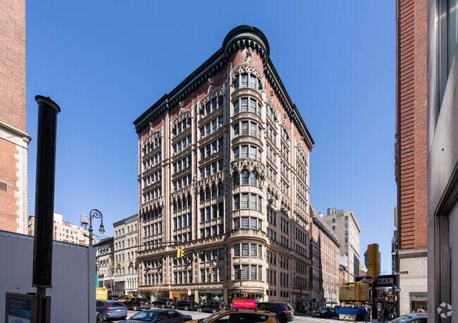 Photo - 45 E 66th St