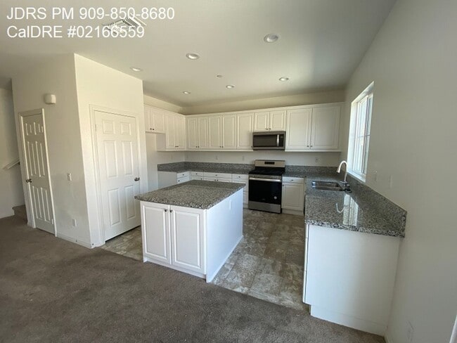 Photo - Ontario 4 Bedroom Home