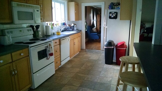 708 Middle Tpke