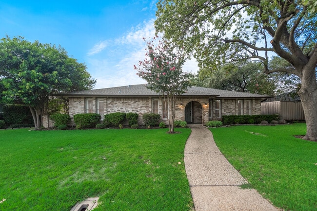 Building Photo - 16095 Longvista Dr Rental