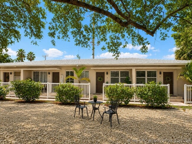 17 NE 9th Ave Unit 2