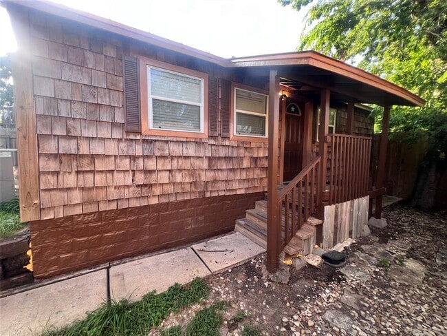 Photo - 1000 E 53rd St