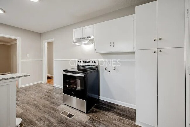 Photo - 1921 51st St