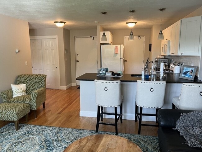 Photo - 559 Willard St Unit 6