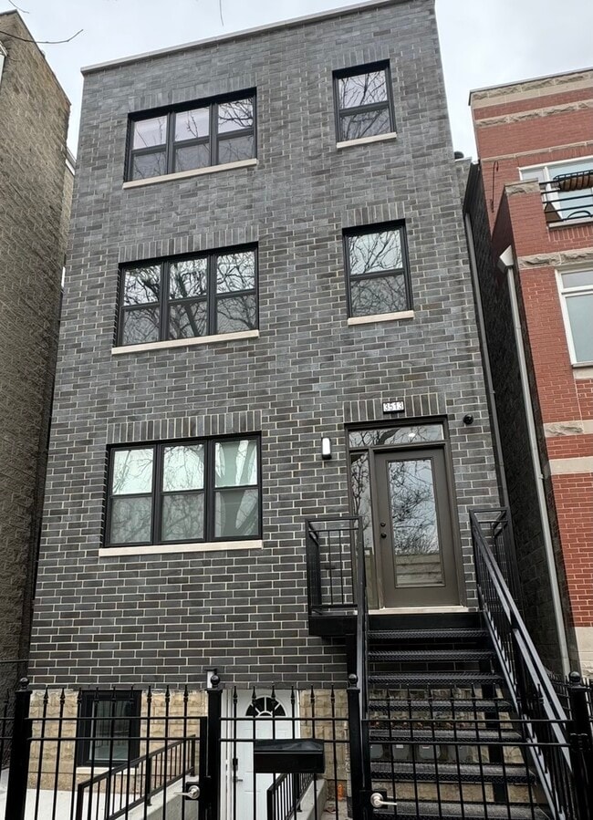 Photo - 3513 N Seminary Ave Townhome