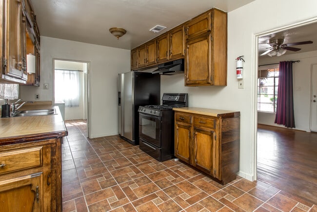 Photo - OLD TOWN NORTH VALLEY 2/BD 2/BA 1/CG