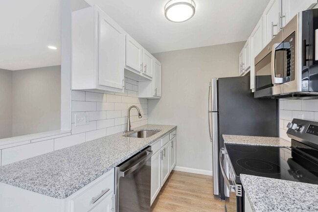 Photo - 3858 Washington Ave Unit 3