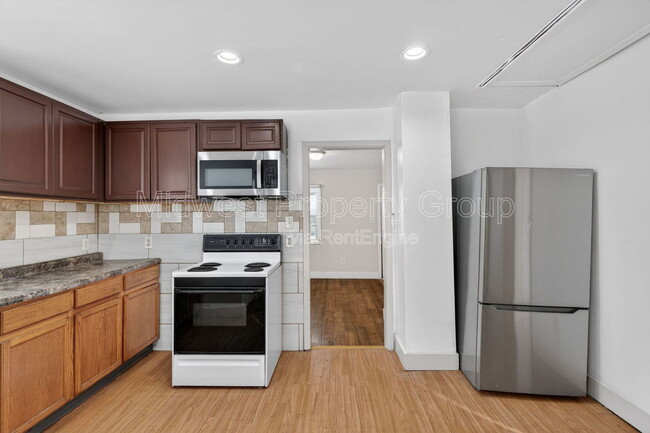 Building Photo - 159 Barto Dr