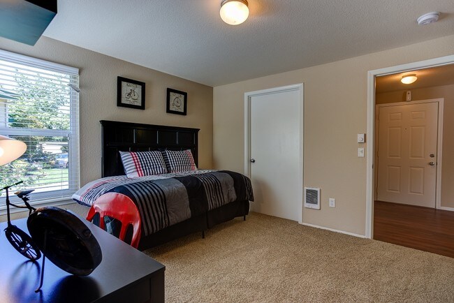 Commons at Dawson Creek Apartments