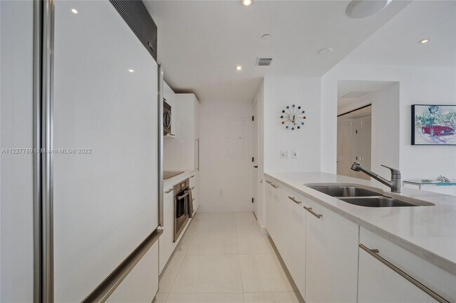 Photo - 6801 Collins Ave Unidad 1206