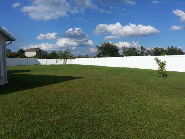 5578 Willow Bend Trl