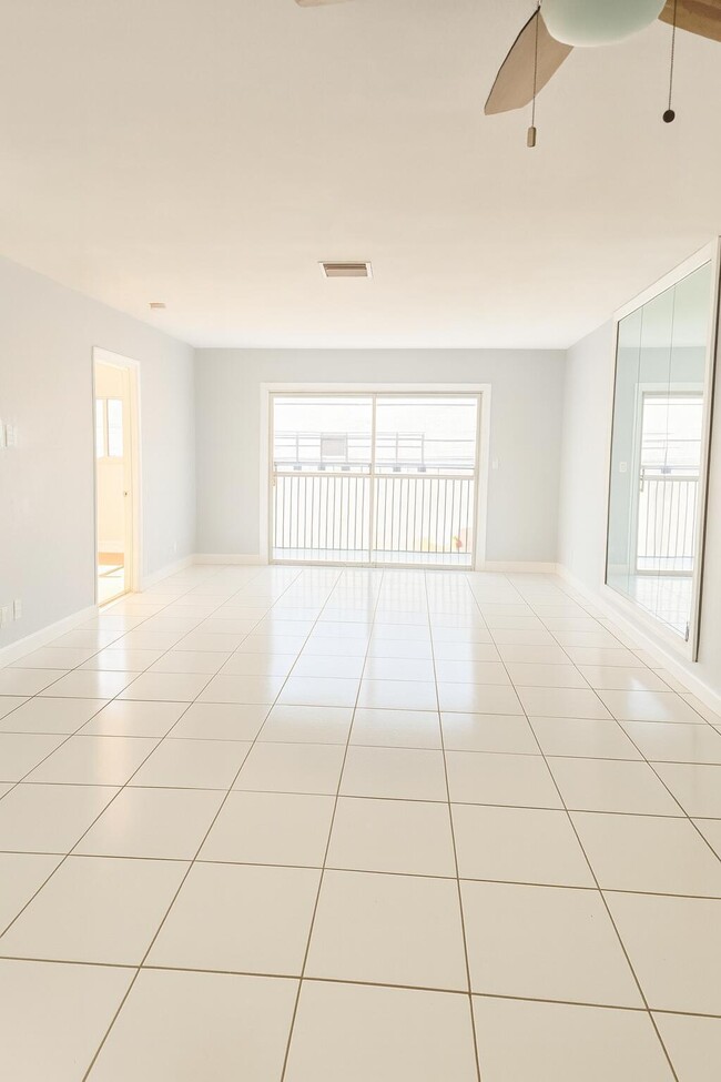 1001 SE 3rd St Unit 3