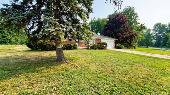 Photo - 38803 Ecorse Rd