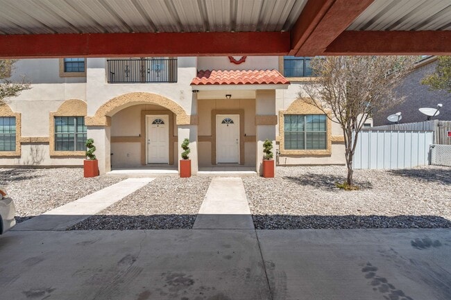 Photo - 113 Ramon Cardenas Dr House